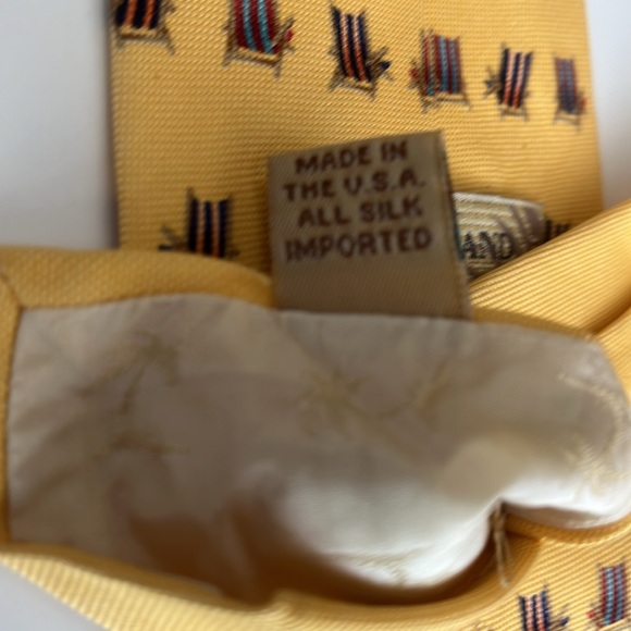 Tommy Bahama’s Off Island Imported Silk Tie with Beach Chairs Made in USA - Picture 7 of 7
